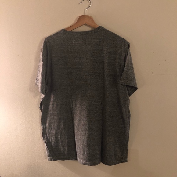 NWOT Men’s AE short sleeve T - Picture 4 of 4